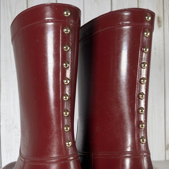 ALDO • Stylish Burgundy Rain Boots - Picture 5 of 8
